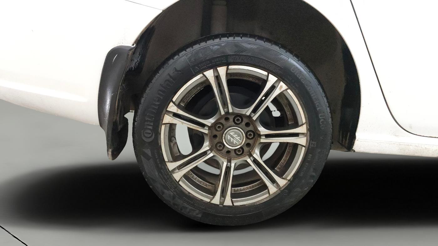 2015 Volkswagen Vento HIGHLINE PETROL AT, Petrol, Automatic, 60,126 km, Right Rear Wheel