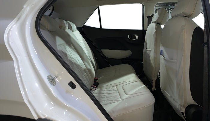 2024 Hyundai VENUE Executive 1.0 Turbo MT, Petrol, Manual, 8,305 km, Right Side Rear Door Cabin