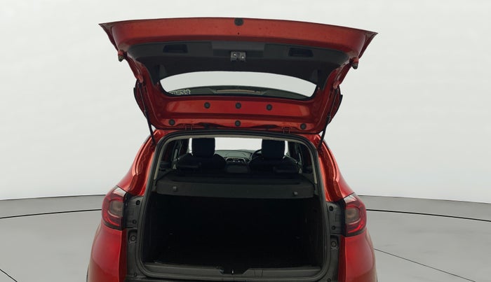 2018 Renault Captur PLATINE DIESEL DUAL TONE, Diesel, Manual, 1,03,432 km, Boot Door Open