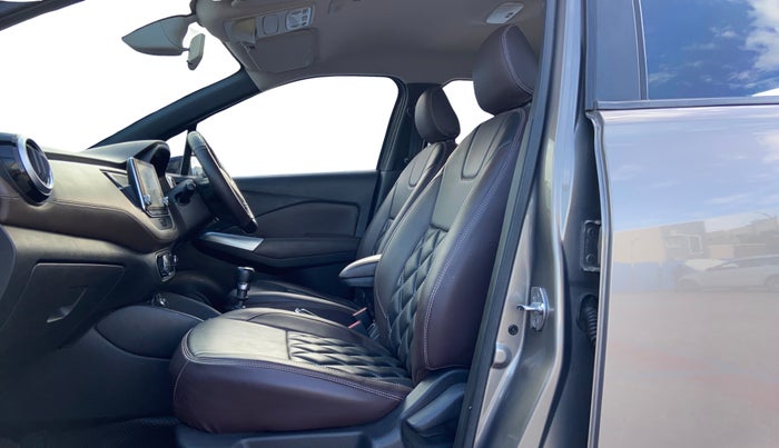 2018 Nissan Kicks XV PREMIUM O DUAL TONE DIESEL, Diesel, Manual, 38,793 km, Right Side Front Door Cabin