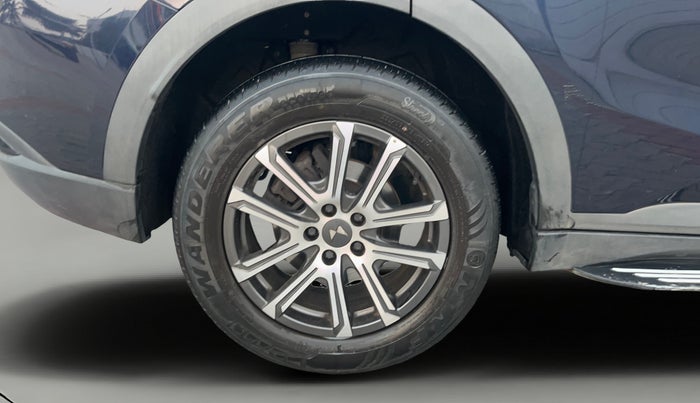 2022 Mahindra XUV700 AX 7 LUXURY P AT 7 STR, Petrol, Automatic, 44,614 km, Right Rear Wheel