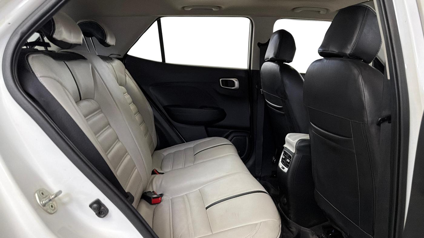2019 Hyundai VENUE SX 1.0 TURBO, Petrol, Manual, 26,899 km, Right Side Rear Door Cabin