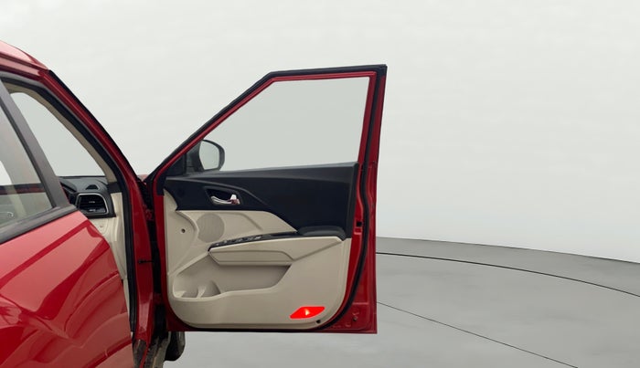 2021 Mahindra XUV300 W8 (O) 1.2 PETROL, Petrol, Manual, 55,687 km, RHS Front Door