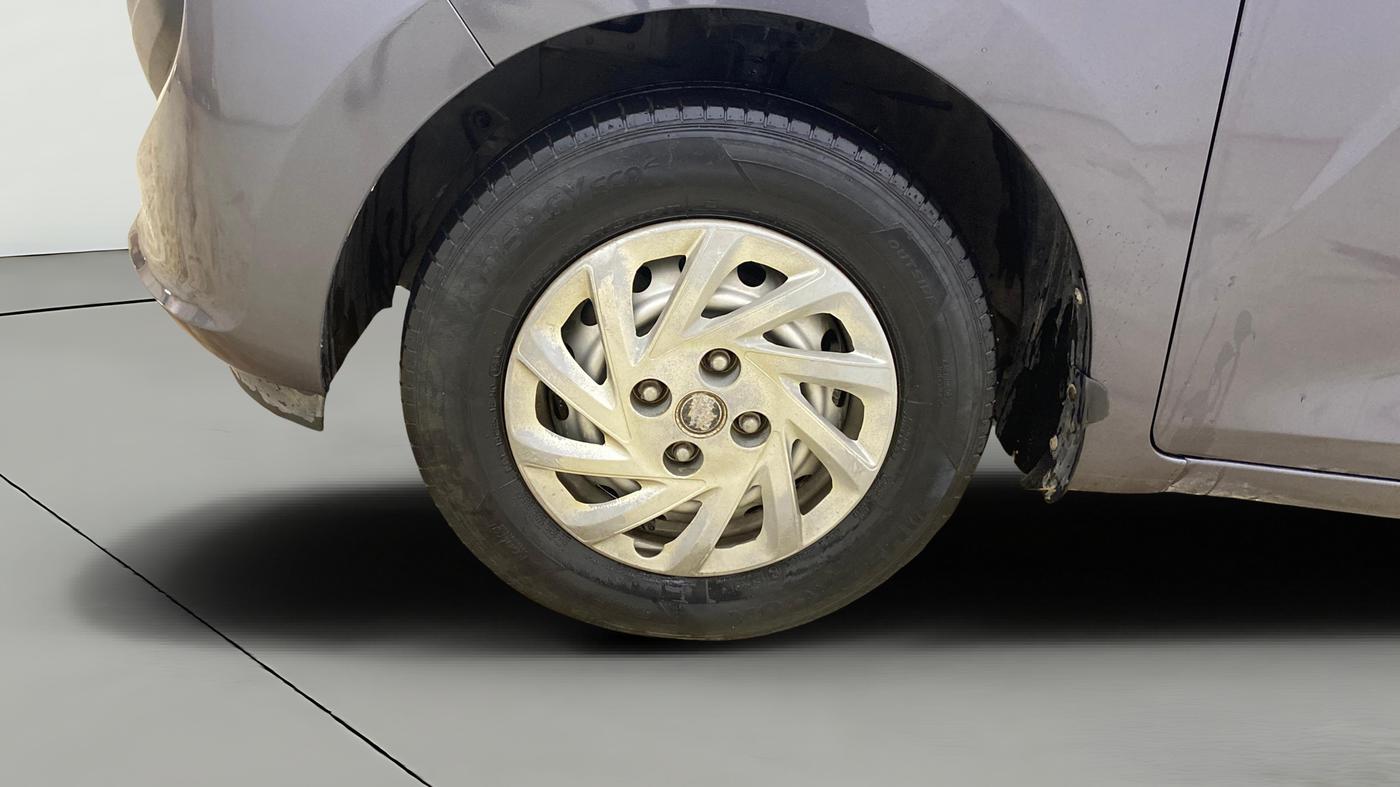 2019 Hyundai NEW SANTRO ERA EXECUTIVE, CNG, Manual, 37,559 km, Left Front Wheel