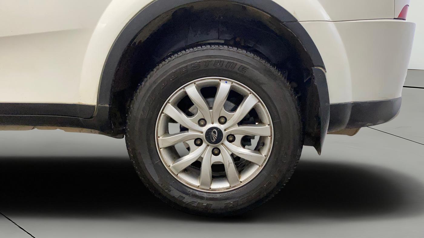 2021 Mahindra XUV500 W7, Diesel, Manual, 93,552 km, Left Rear Wheel