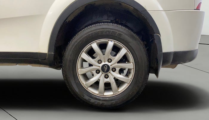 2021 Mahindra XUV500 W7, Diesel, Manual, 93,592 km, Left Rear Wheel