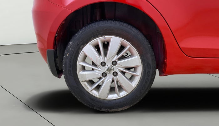 2014 Maruti Swift ZXI, Petrol, Manual, 89,888 km, Right Rear Wheel