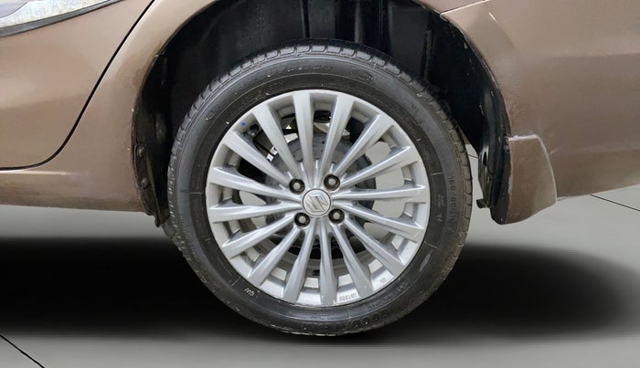 2015 Maruti Ciaz ZXI+, Petrol, Manual, 57,869 km, Left Rear Wheel