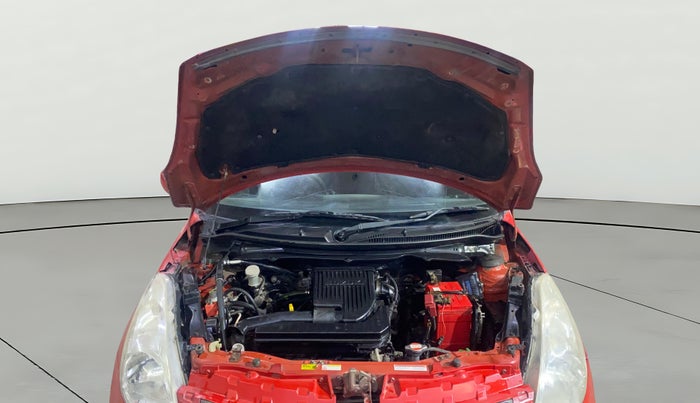 2016 Maruti Swift LXI (O), CNG, Manual, 91,835 km, Open Bonet