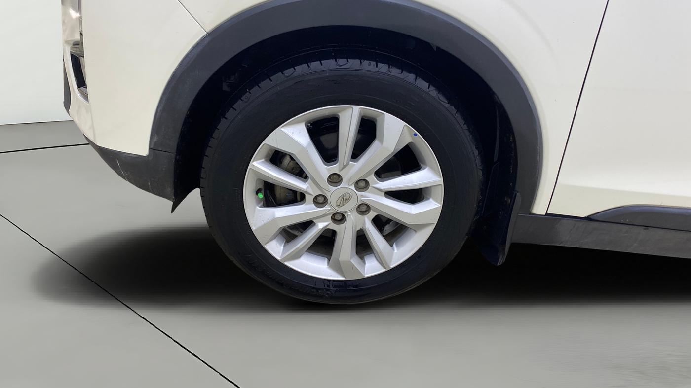 2021 Mahindra XUV300 W8 1.2 PETROL, Petrol, Manual, 98,307 km, Left Front Wheel