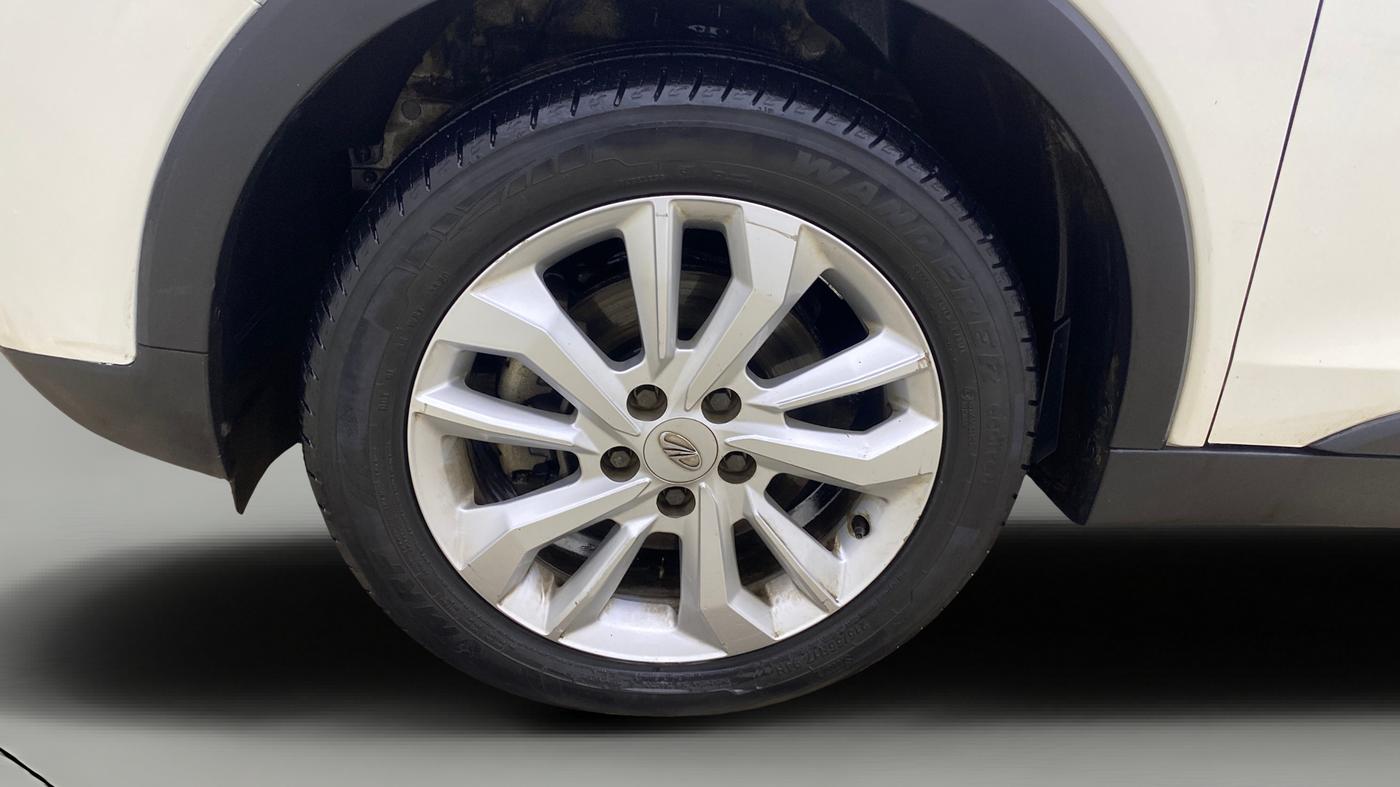 2020 Mahindra XUV300 W8 1.5 DIESEL, Diesel, Manual, 45,333 km, Left Front Wheel