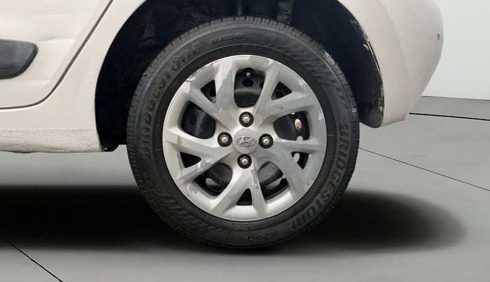 2017 Hyundai Grand i10 SPORTZ (O) 1.2 KAPPA VTVT, Petrol, Manual, 70,552 km, Left Rear Wheel