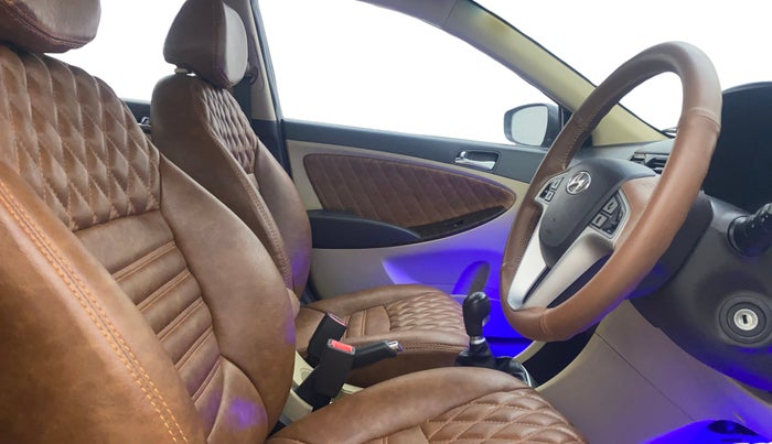 2012 Hyundai Verna FLUIDIC 1.6 CRDI SX, Diesel, Manual, 94,556 km, Right Side Front Door Cabin