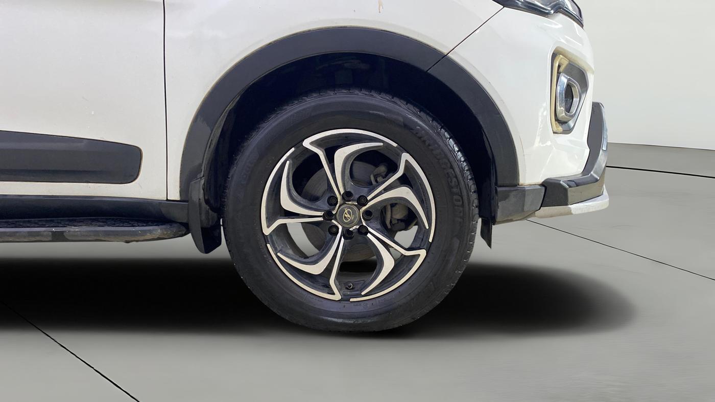 2021 Tata NEXON XMA SUNROOF PETROL, Petrol, Automatic, 79,203 km, Right Front Wheel