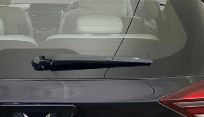 2021 Mahindra XUV700 AX7 Petrol MT 7 STR, Petrol, Manual, 88,529 km, Rear Wiper
