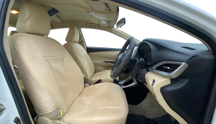 2018 Toyota YARIS G MT, Petrol, Manual, 1,12,063 km, Right Side Front Door Cabin