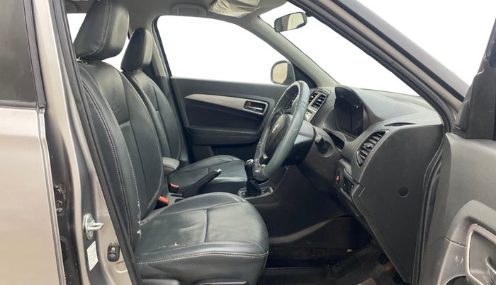 2016 Maruti Vitara Brezza ZDI PLUS, Diesel, Manual, 95,612 km, Right Side Front Door Cabin