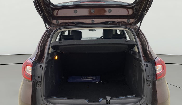 2018 Renault Captur RXE PETROL, Petrol, Manual, 43,316 km, Boot Open Zoomed View