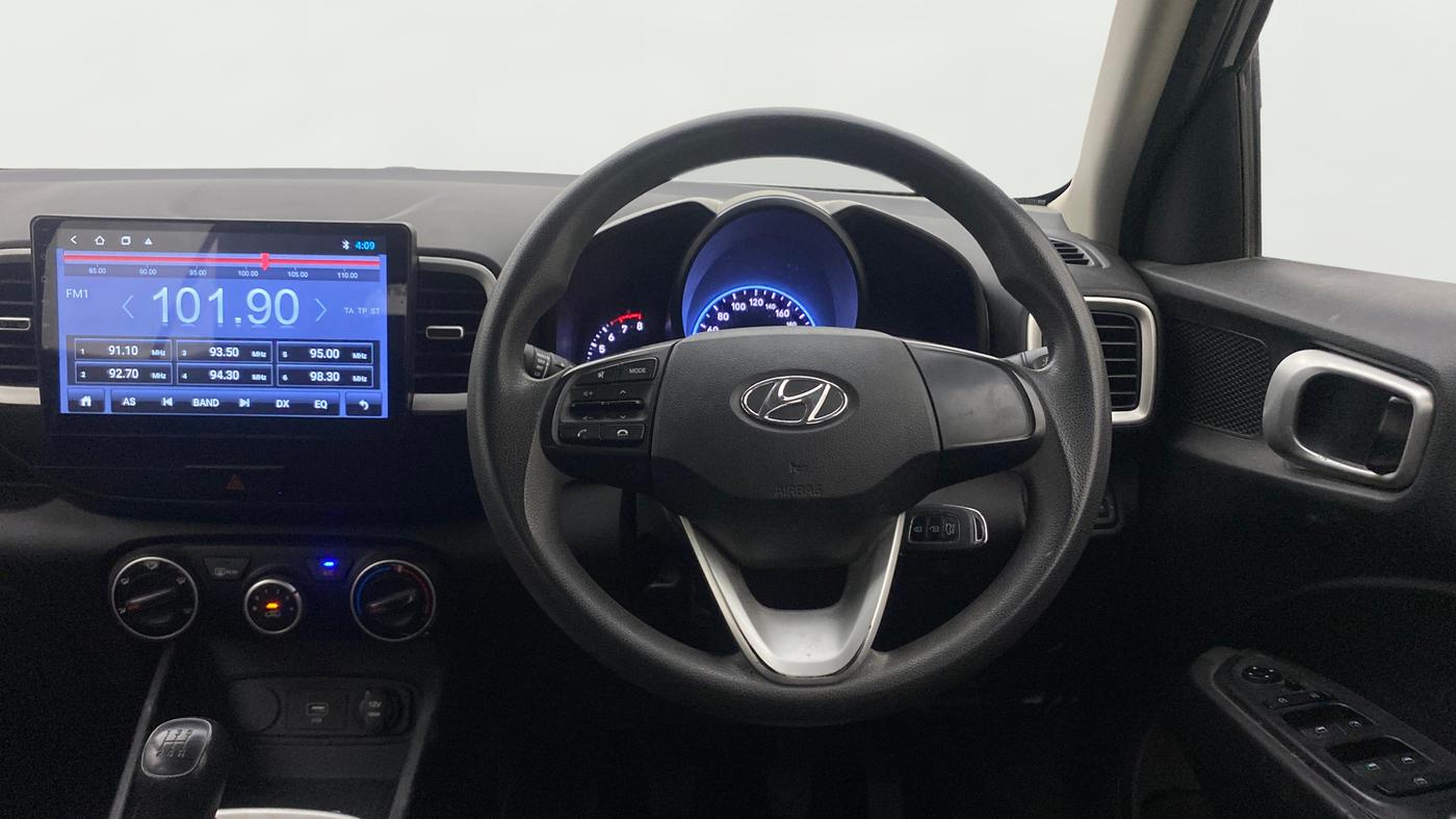 2021 Hyundai VENUE S 1.2, Petrol, Manual, 25,534 km, Steering Wheel Close Up
