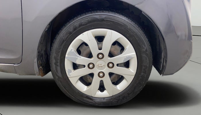 2018 Hyundai Eon MAGNA +, Petrol, Manual, 1,09,456 km, Right Front Wheel