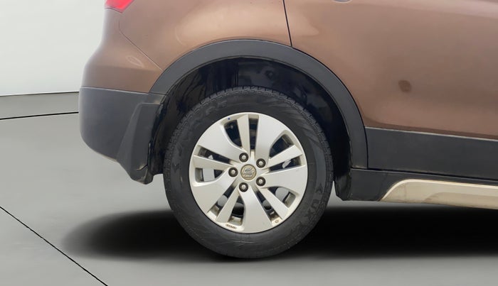 2015 Maruti S Cross ZETA 1.6, Diesel, Manual, 1,00,554 km, Right Rear Wheel