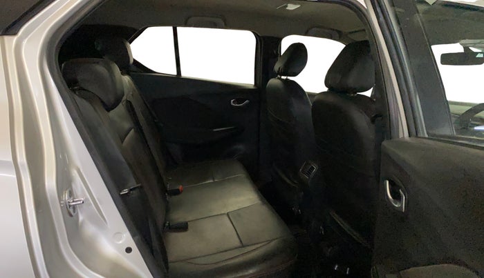 2021 Nissan Kicks XV PREMIUM TURBO 1.3, Petrol, Manual, 57,436 km, Right Side Rear Door Cabin