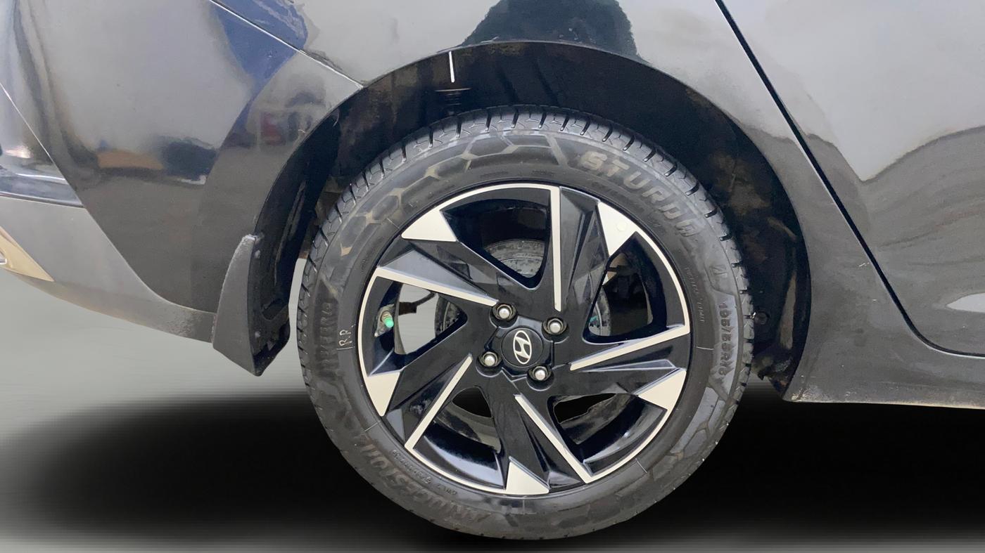2021 Hyundai Verna SX (O)1.5 MPi, Petrol, Manual, 1,16,629 km, Right Rear Wheel