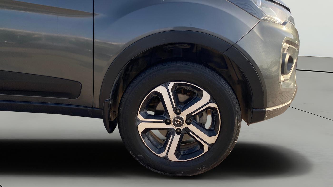 2022 Tata NEXON XZ PLUS PETROL, Petrol, Manual, 39,470 km, Right Front Wheel