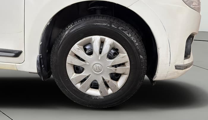 2017 Maruti Dzire VXI, Petrol, Manual, 31,746 km, Right Front Wheel