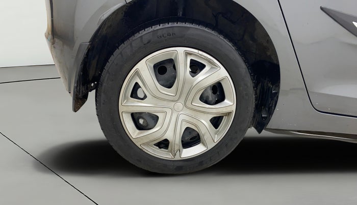 2024 Tata ALTROZ XM PLUS CNG, CNG, Manual, 37,548 km, Right Rear Wheel