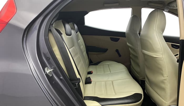 2016 Hyundai Eon ERA +, Petrol, Manual, 39,442 km, Right Side Rear Door Cabin