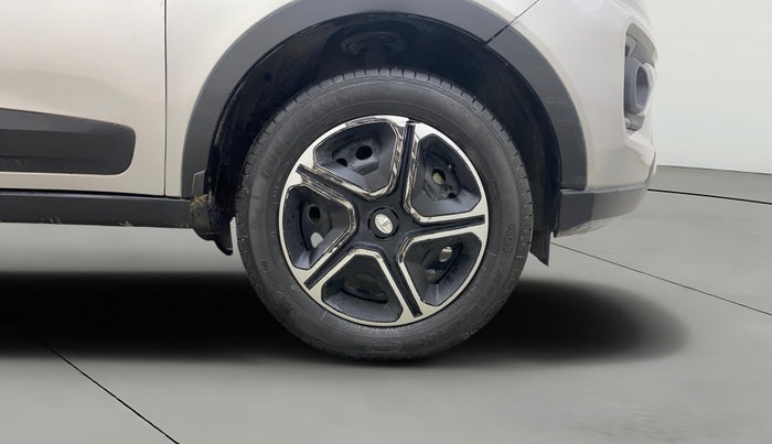 2021 Tata NEXON XMA SUNROOF PETROL, Petrol, Automatic, 38,695 km, Right Front Wheel