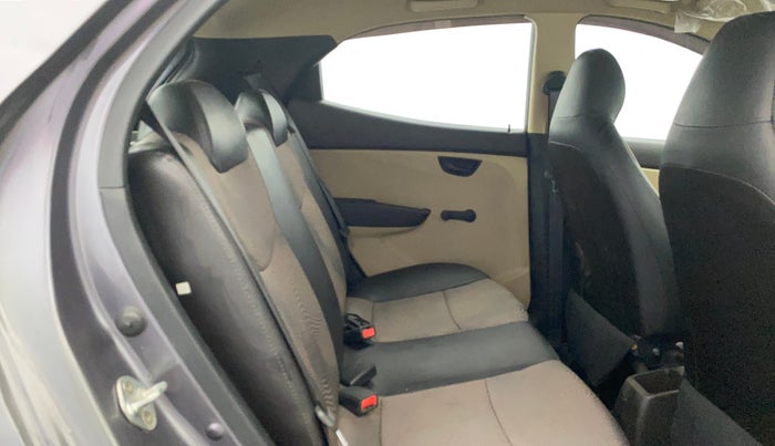 2016 Hyundai Eon 1.0 MAGNA +, Petrol, Manual, 15,182 km, Right Side Rear Door Cabin