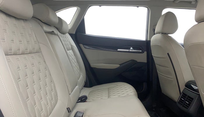 2022 KIA SELTOS HTX IVT 1.5 PETROL, Petrol, Automatic, 31,509 km, Right Side Rear Door Cabin