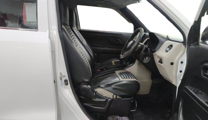 2021 Maruti New Wagon-R LXI CNG 1.0, CNG, Manual, 1,43,837 km, Right Side Front Door Cabin