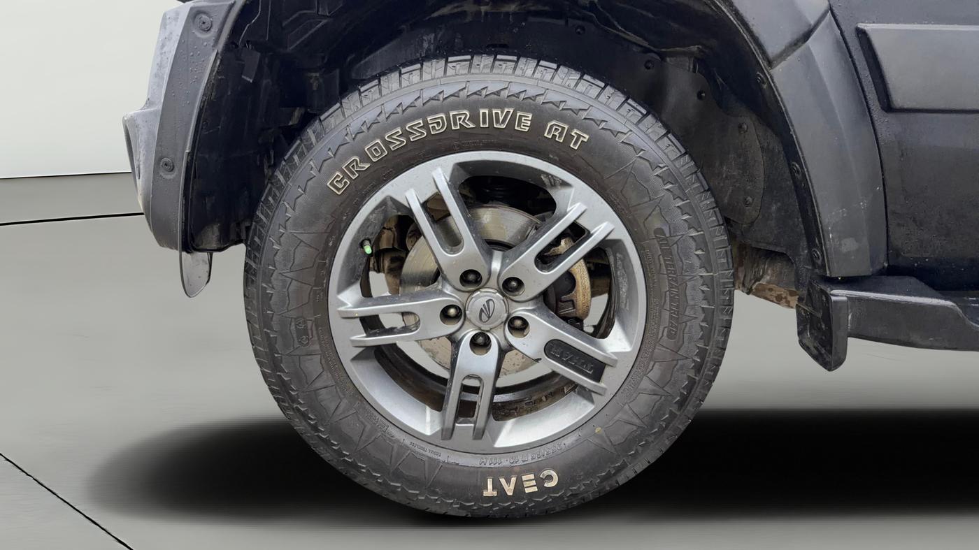 2022 Mahindra Thar LX PETROL HT 4WD AT, Petrol, Automatic, 36,737 km, Left Front Wheel