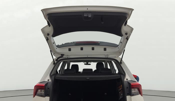 2022 Skoda KUSHAQ STYLE 1.5L TSI DSG, Petrol, Automatic, 40,532 km, Boot Door Open