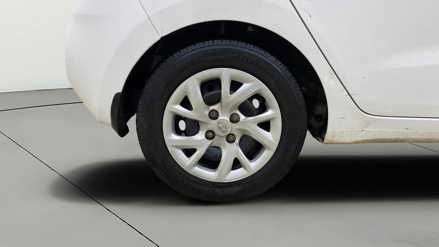 2017 Hyundai Grand i10 SPORTZ 1.2 KAPPA VTVT, CNG, Manual, 50,209 km, Right Rear Wheel