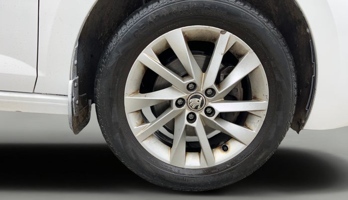 2022 Skoda SLAVIA AMBITION 1.0L TSI AT, Petrol, Automatic, 36,756 km, Right Front Wheel