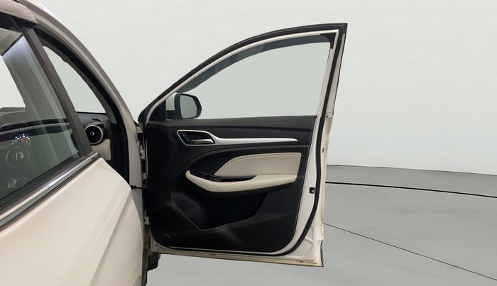 2022 MG ASTOR SUPER EX 1.5 MT, Petrol, Manual, 44,245 km, RHS Front Door