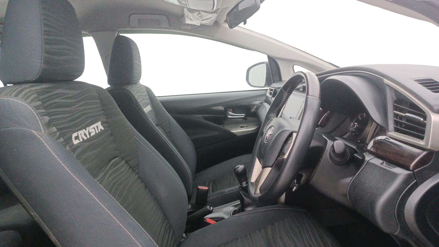 2022 Toyota Innova Crysta 2.4 VX 8 STR, Diesel, Manual, 28,485 km, Right Side Front Door Cabin