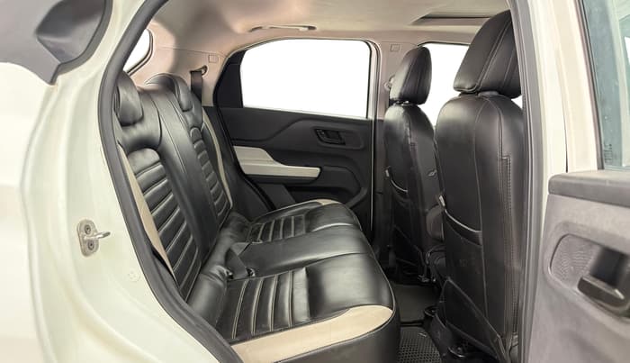 2023 Tata PUNCH ACCOMPLISHED DAZZLE SUNROOF CNG MT, CNG, Manual, 76,917 km, Right Side Rear Door Cabin