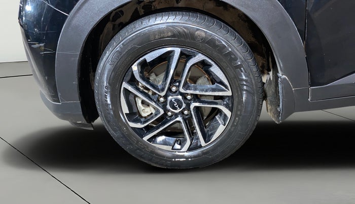 2023 KIA CARENS PRESTIGE PLUS 1.5 PETROL DCT 7 STR, Petrol, Automatic, 12,078 km, Left Front Wheel