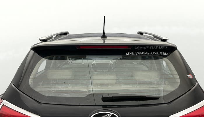 2019 Mahindra XUV300 W8 (O) 1.2 PETROL, Petrol, Manual, 54,222 km, Rear Windshield