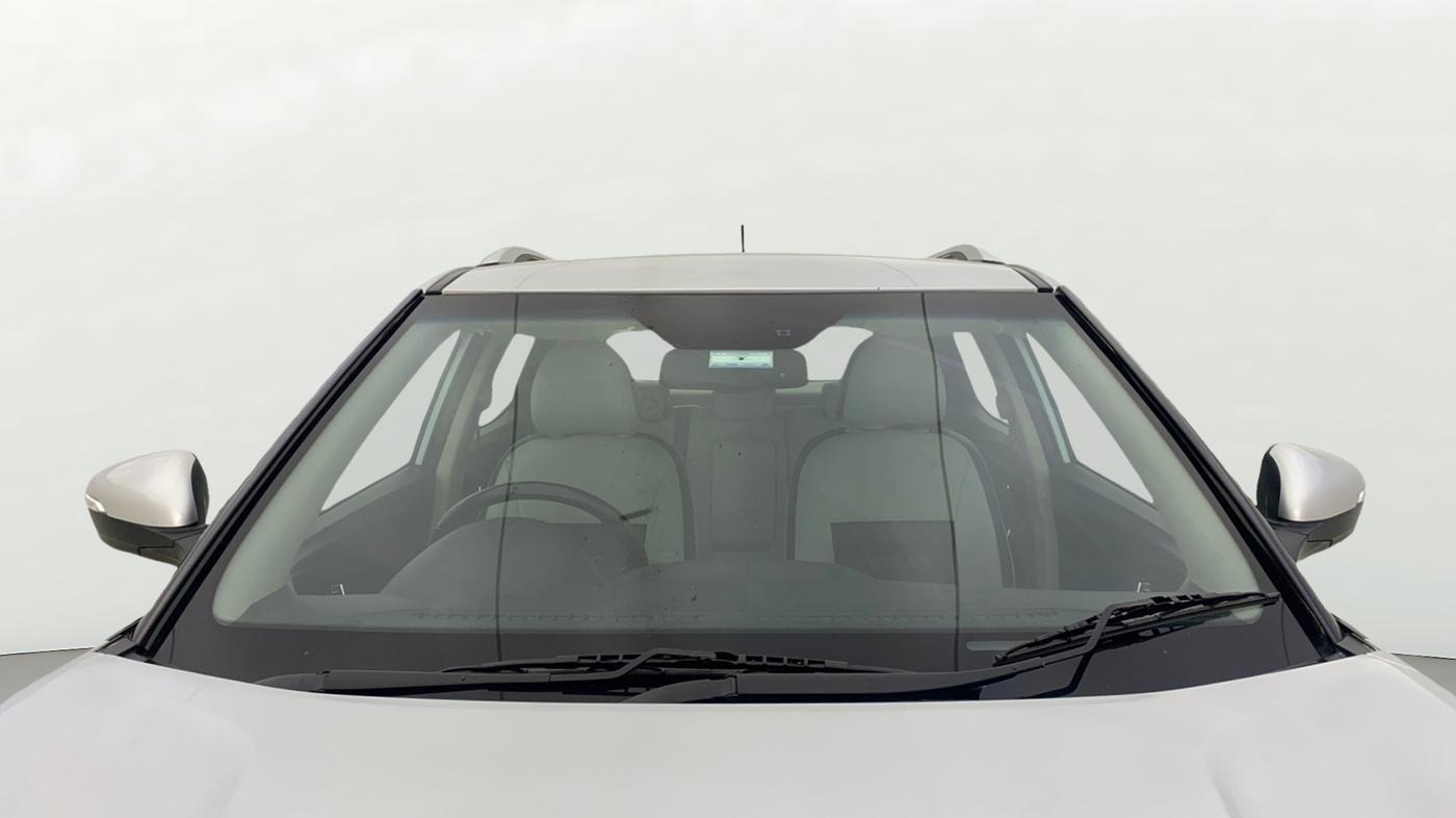 2020 Mahindra XUV300 W8 (O) 1.2 PETROL, Petrol, Manual, 40,915 km, Front Windshield