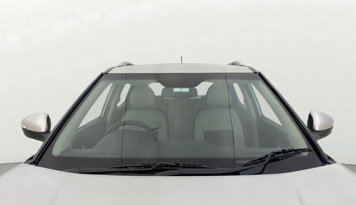 2020 Mahindra XUV300 W8 (O) 1.2 PETROL, Petrol, Manual, 40,915 km, Front Windshield