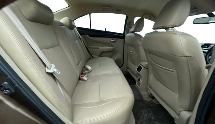 2016 Maruti Ciaz ZXI+, Petrol, Manual, 34,669 km, Right Side Rear Door Cabin