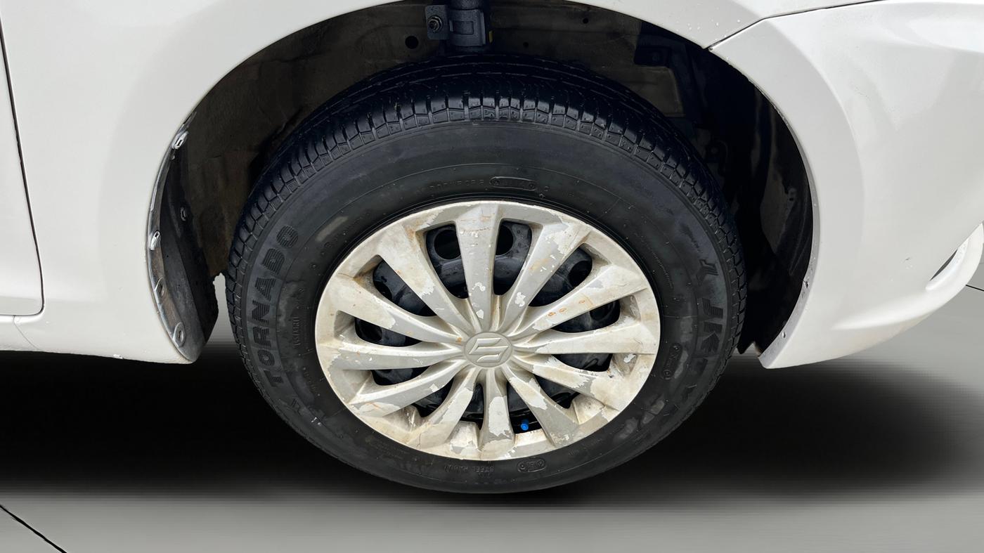 2015 Maruti Swift Dzire VXI, Petrol, Manual, 80,006 km, Right Front Wheel