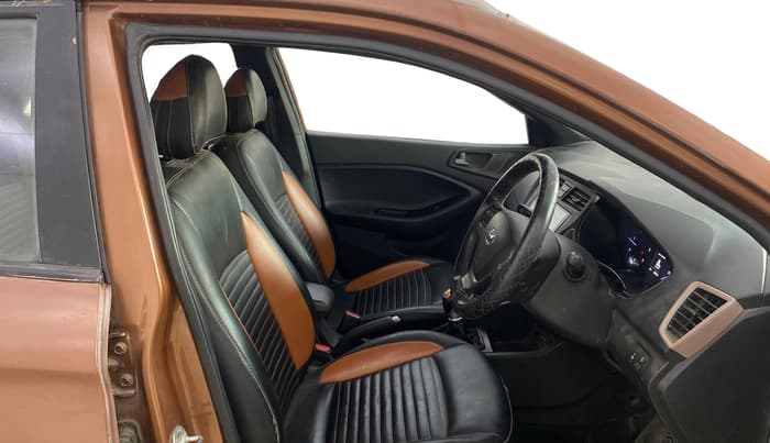 2015 Hyundai i20 Active 1.4 SX, Diesel, Manual, 1,28,412 km, Right Side Front Door Cabin
