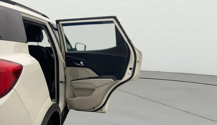 2022 Mahindra XUV300 W8 (O) 1.5 DIESEL, Diesel, Manual, 78,278 km, RHS Rear Door